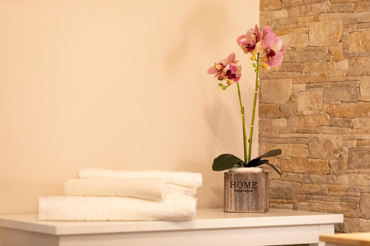 Tizzy Apartment & Rooms Bari Kültér fotó
