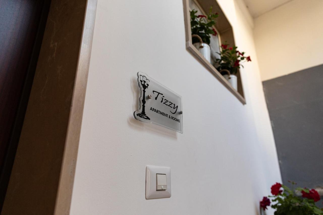 Tizzy Apartment & Rooms Bari Kültér fotó